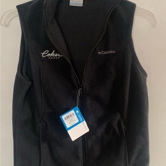 NWT Women’s Benton springs black fleece work vest zipper Coker on front. Small - Picture 4 of 9